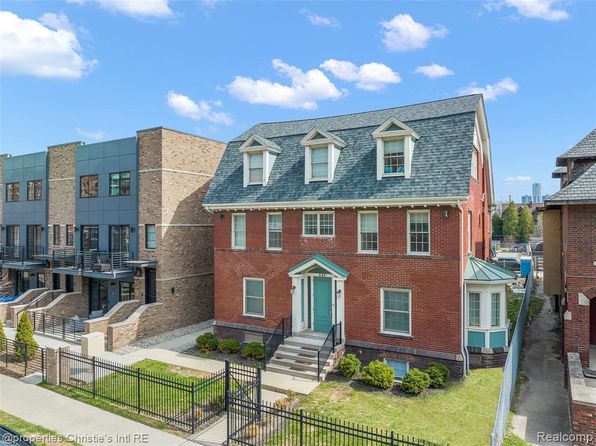 248 Mack Ave