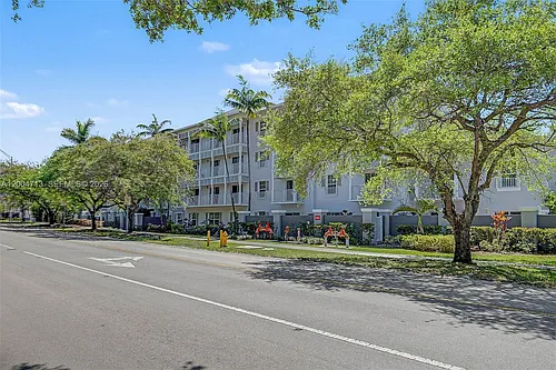 7000 SW 80th St #201 Photo 1