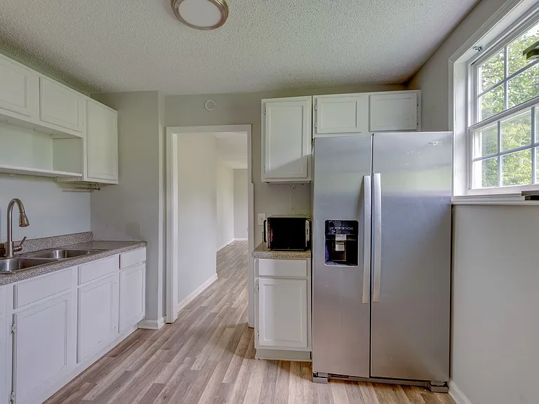 516 Waycross Dr — Photo 7