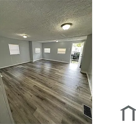 359 Nixon St — Photo 5