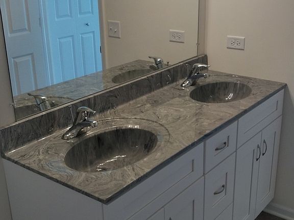 4th image of 1013 Regent Dr