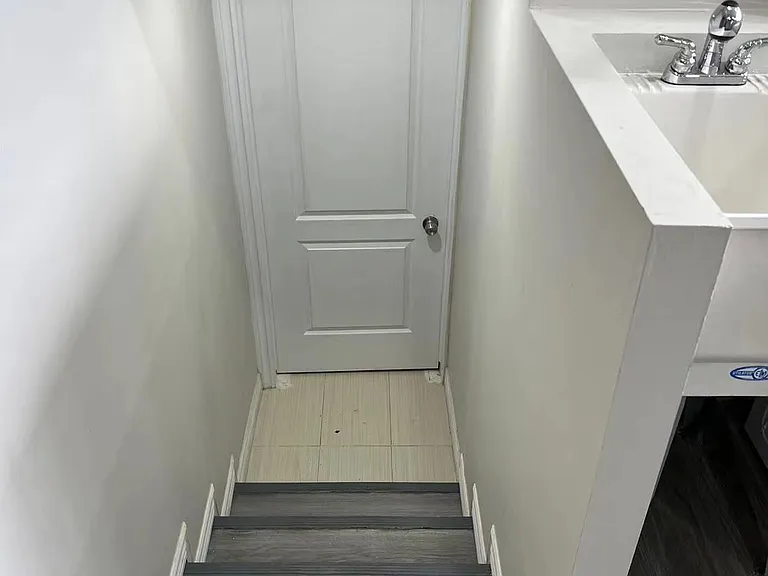 6 Mid Pines Rd #LOWER — Photo 8