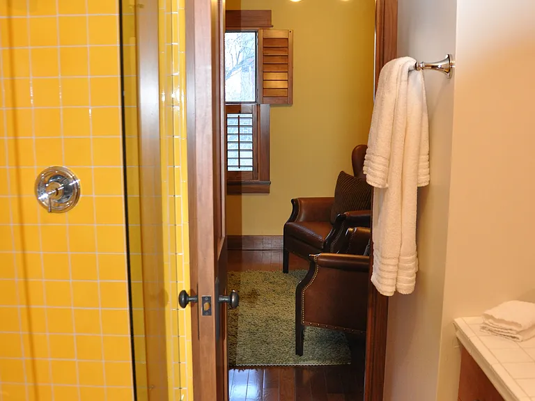 109 Woodside Ave — Photo 16
