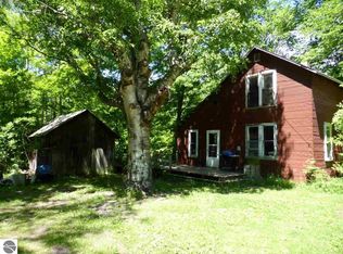 1457 Harris Rd, Beulah, MI 49617