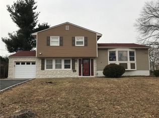 1298 Seneca Rd, North Brunswick, NJ 08902