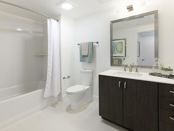 5th image of 1595 Pacific Ave APT 403