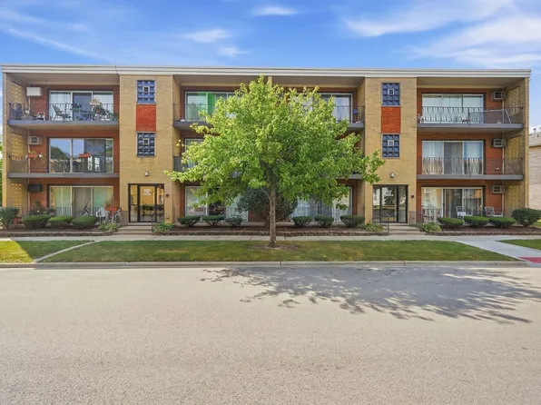 5317 W 96th St APT 5, Oak Lawn, IL 60453