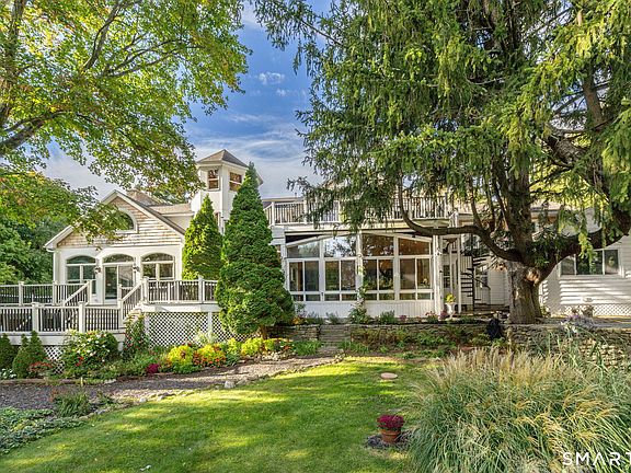 2nd image of 695 Spindle Hill Road