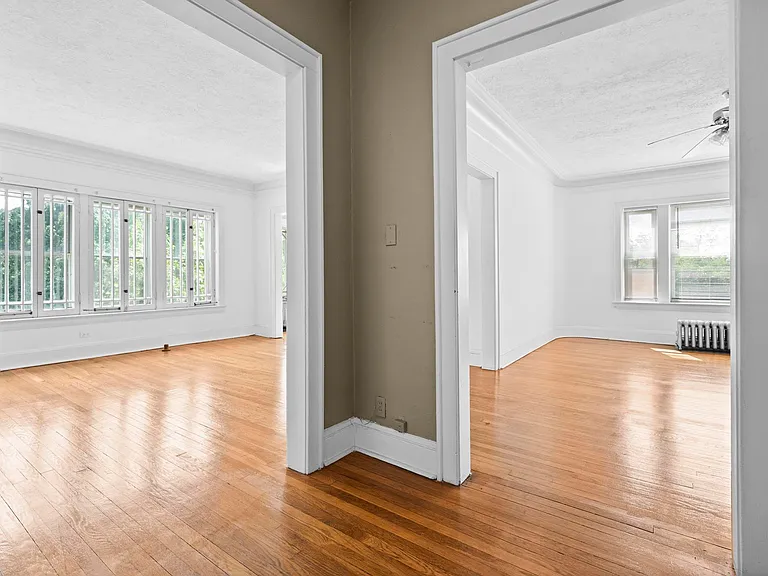 2729 Euclid Heights Blvd #3 — Photo 9