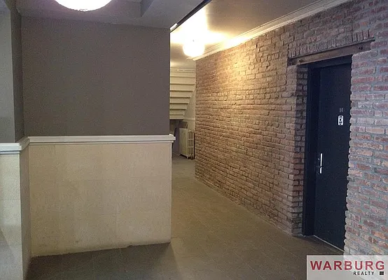Rented by Warburg | media 9