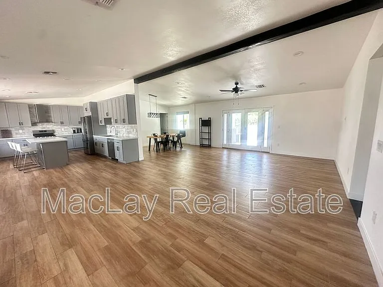 1703 W Lane Ave — Photo 7