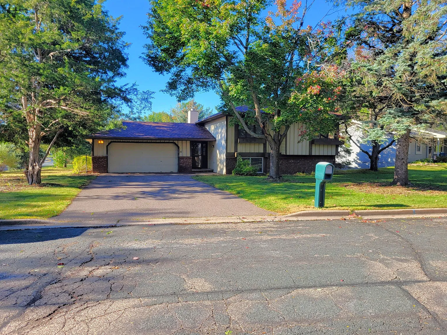 4 bed, 1900 sqft, $2,200 — Photo 1