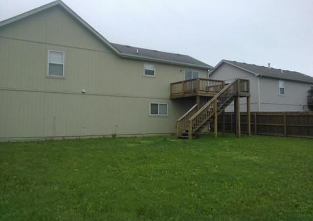 2nd image of 952 E Pumpkin Ridge St