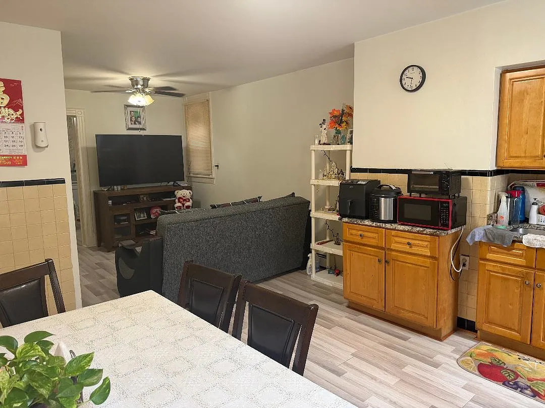 2 bed, 1.0 bath, $2,100 — Photo 3