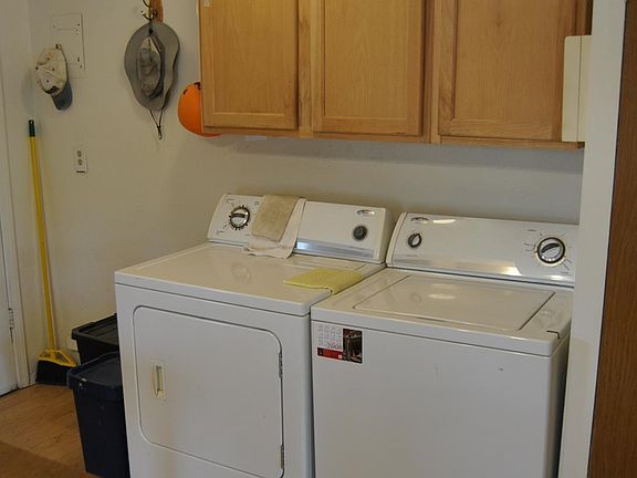 5th image of 712 Olivo St