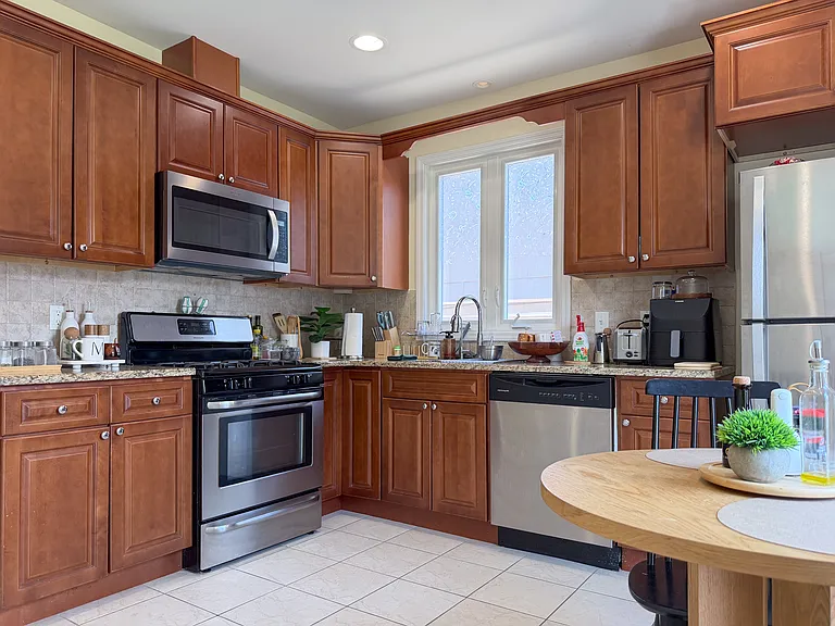 26 Tappan St #1 — Photo 12
