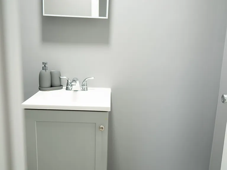 951 Homestead St #1 — Photo 11