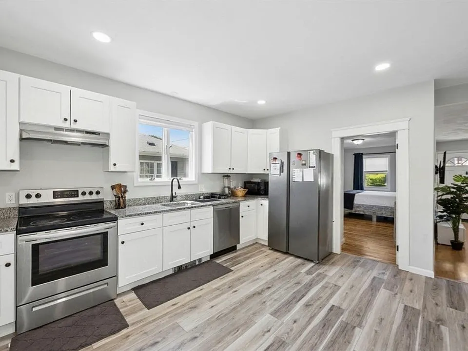 28 Villa Rd #1