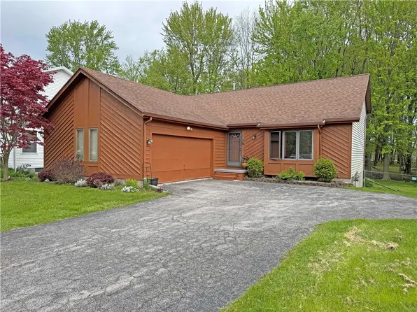 50 Dolman Dr, Rochester, NY 14624