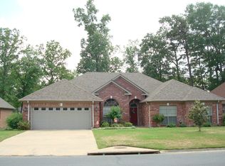 118 Montpellier Dr, Maumelle, AR 72113
