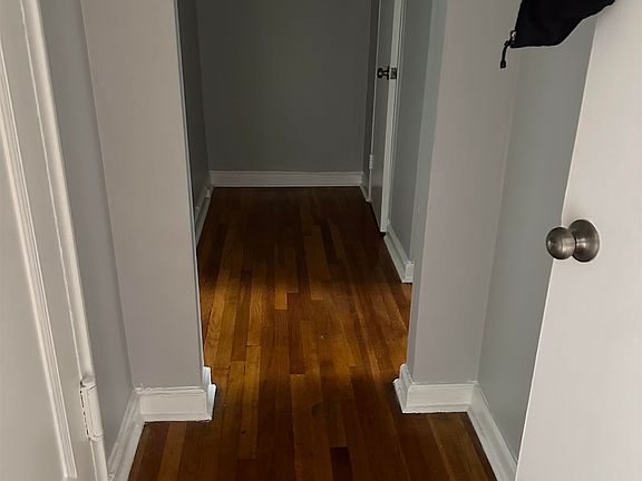 4th image of 165 Vroom St APT 3M