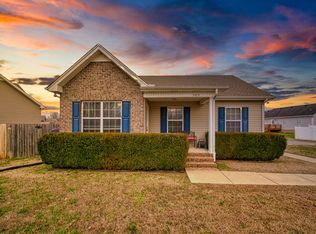 563 Preakness Cir, Pleasant View, TN 37146