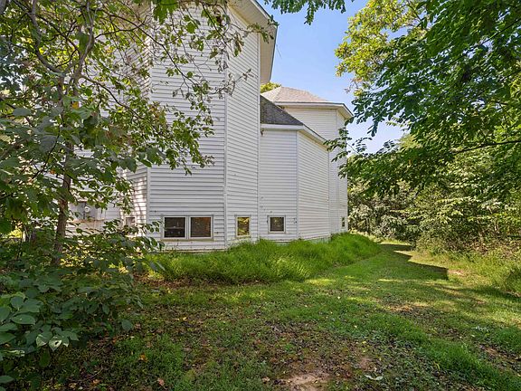 4th image of 291 Mill Ln