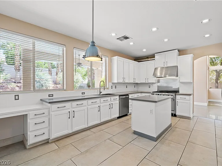 10228 Alessandro Ave — Photo 12
