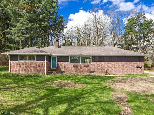 4800 Edna Dr, Barberton, OH 44203