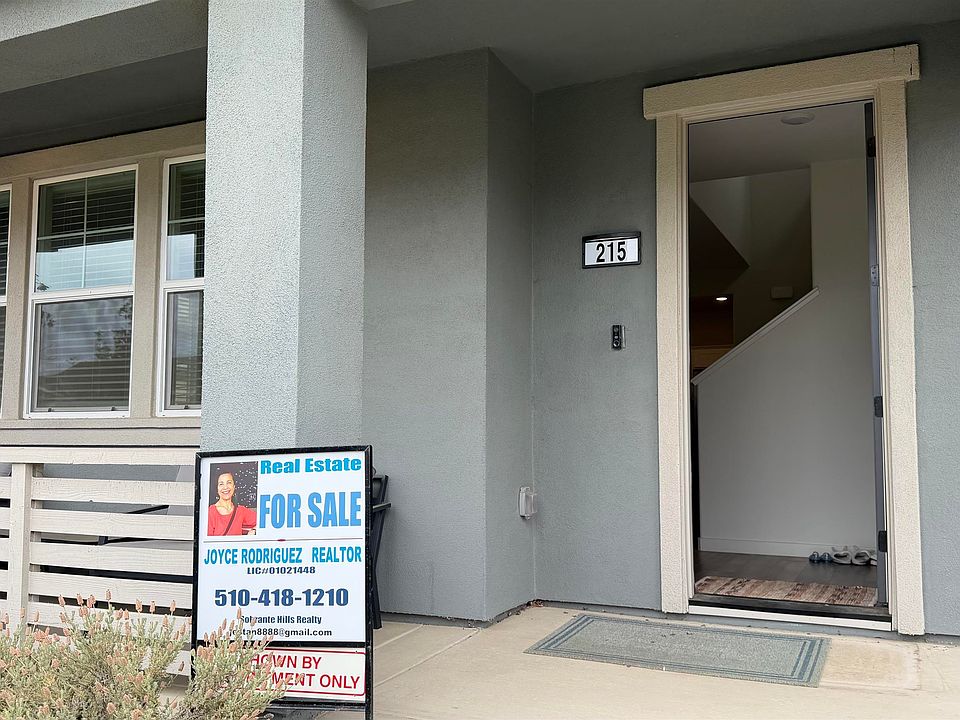 1st image of 215 Manatee St