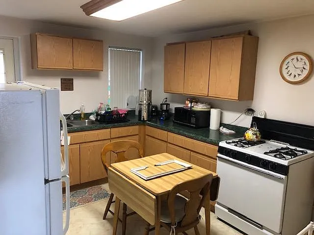 4657 1/2 Gangwish St — Photo 3