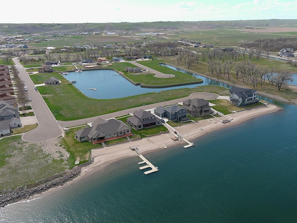 210 Islay Ave Fort Pierre SD Zillow