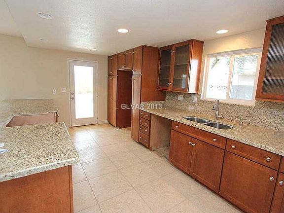 5th image of 1590 Golden Arrow Dr
