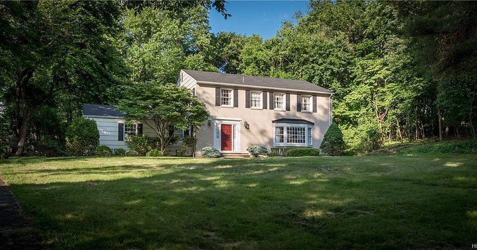 1st image of 90 Robinhood Ln