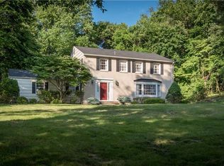 90 Robinhood Ln, New City, NY 10956