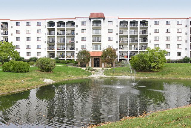 1st image of 375 Plum Creek Dr #4052