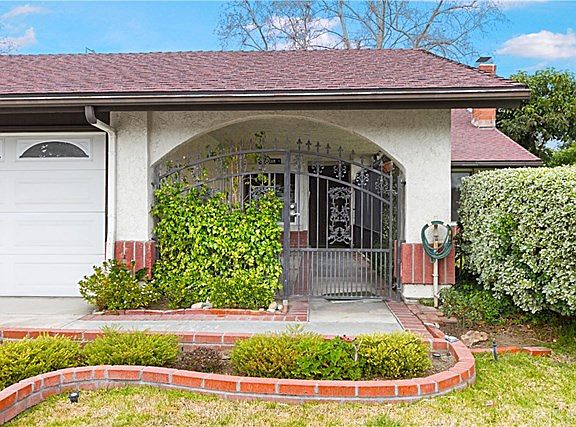 3rd image of 1189 E Bermuda Dunes St