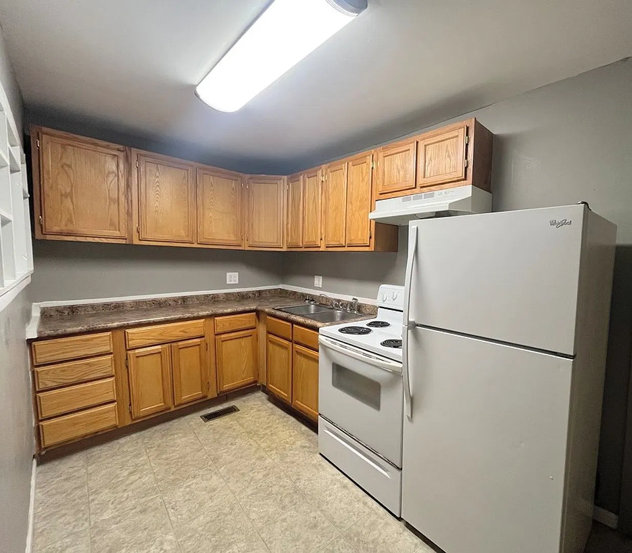 Leasing — Photo 4