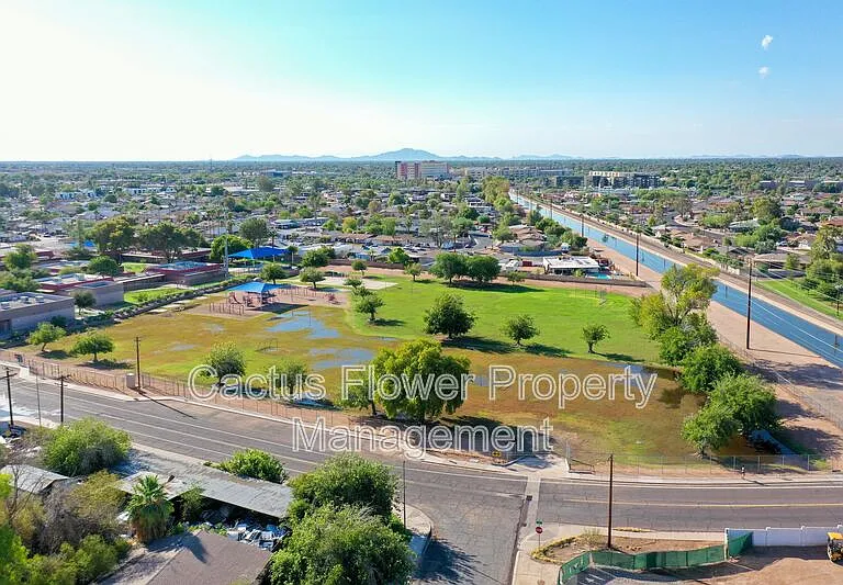 2147 W Edgewood Ave — Photo 32
