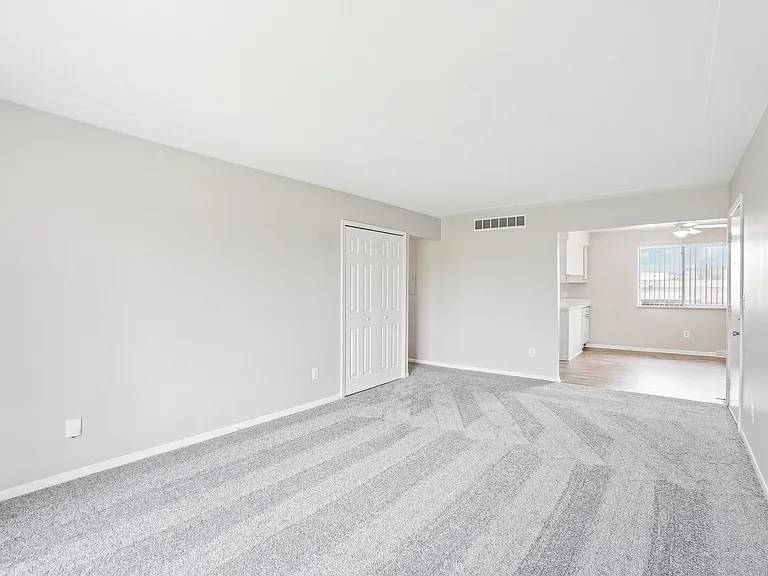Rivercrest Apartments — Photo 29