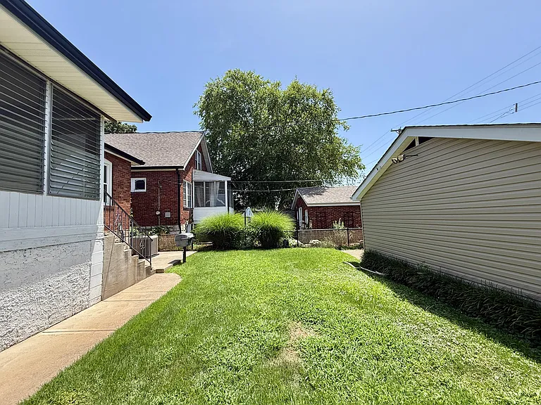 5648 Goethe Ave — Photo 3