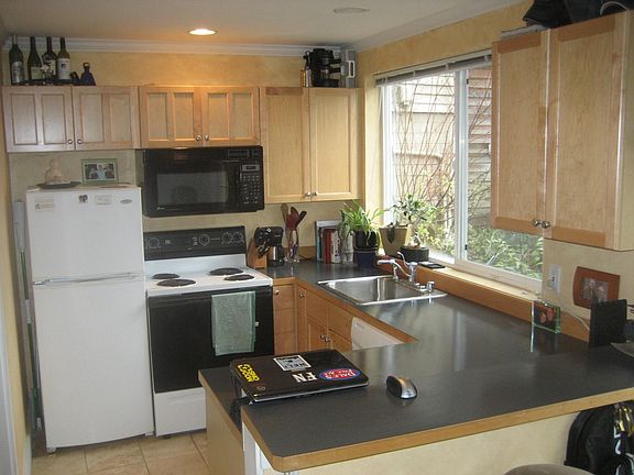 3rd image of 12 Etruria St APT C