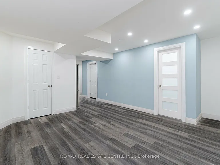 177 N Park Blvd — Photo 21