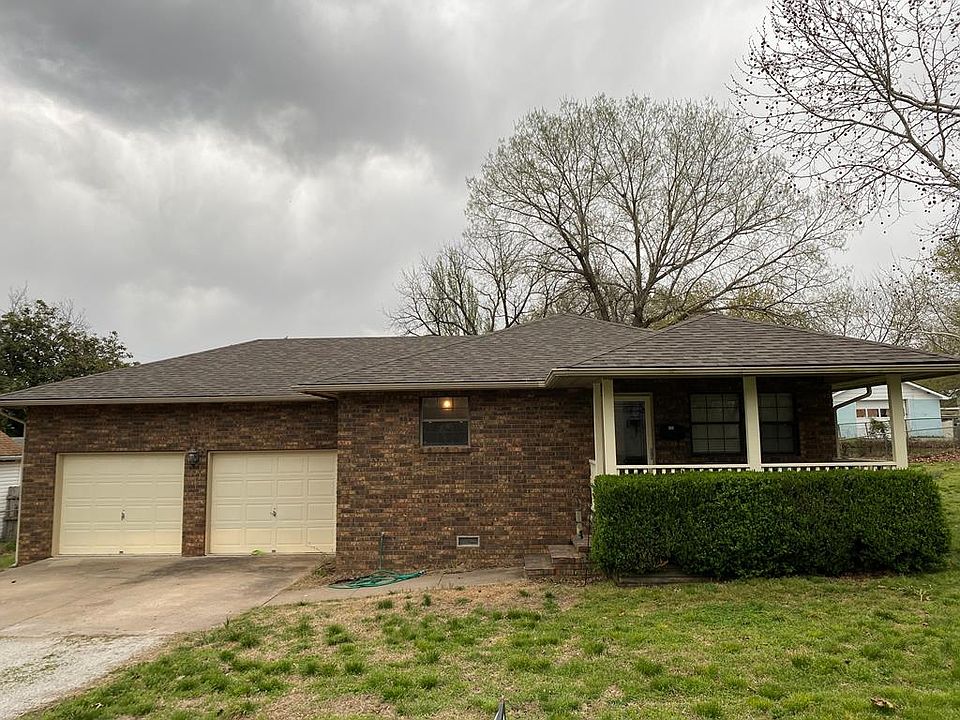 1st image of 1703 Joplin St