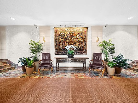 4th image of 166 N Dithridge St APT 2A
