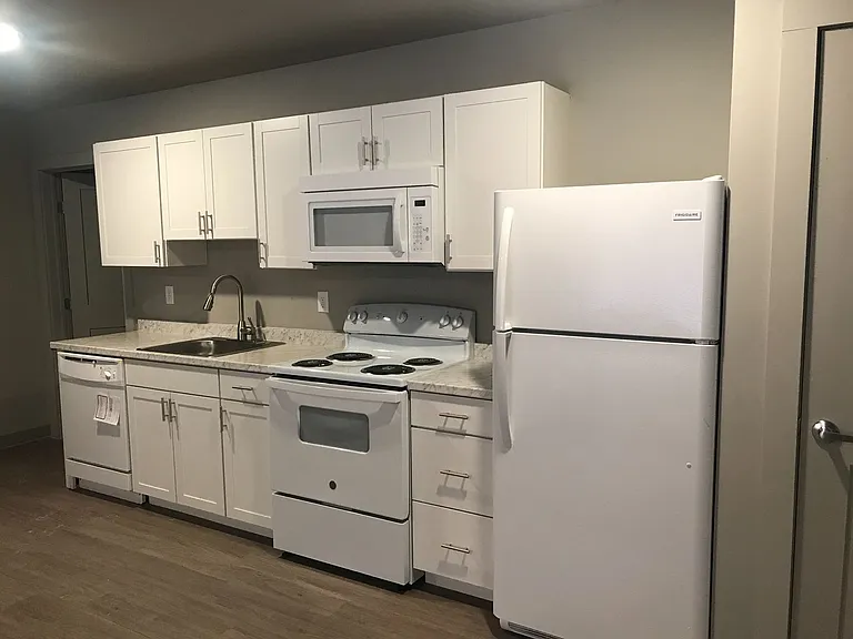 327 W Seneca — Photo 11