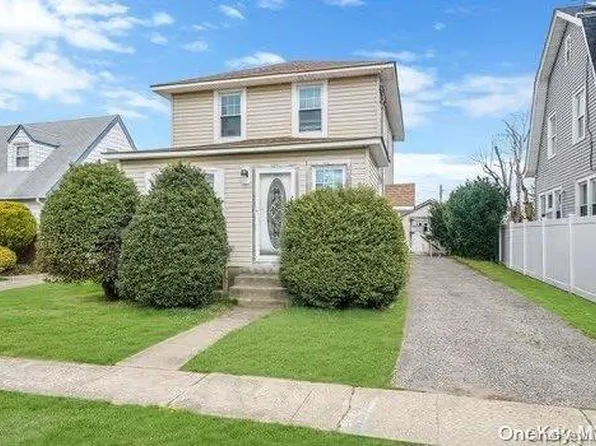 27 Frazier Street, Hempstead, NY 11550