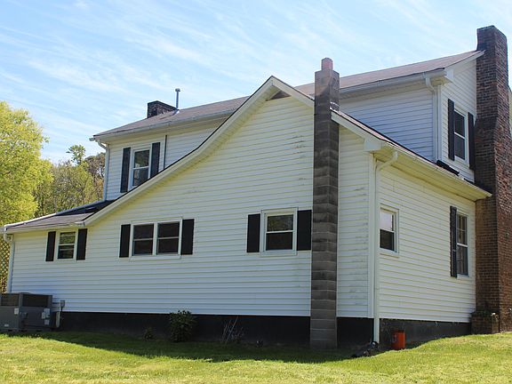 3rd image of 1052 W Old Andrew Johnson Hwy