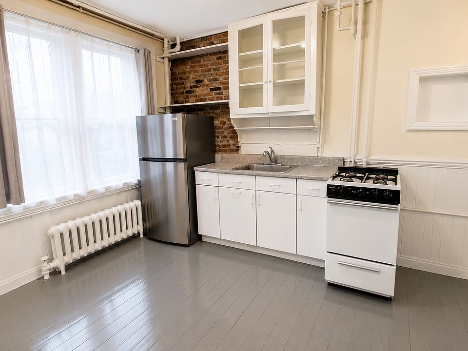 2nd image of 74 Myrtle St APT 1