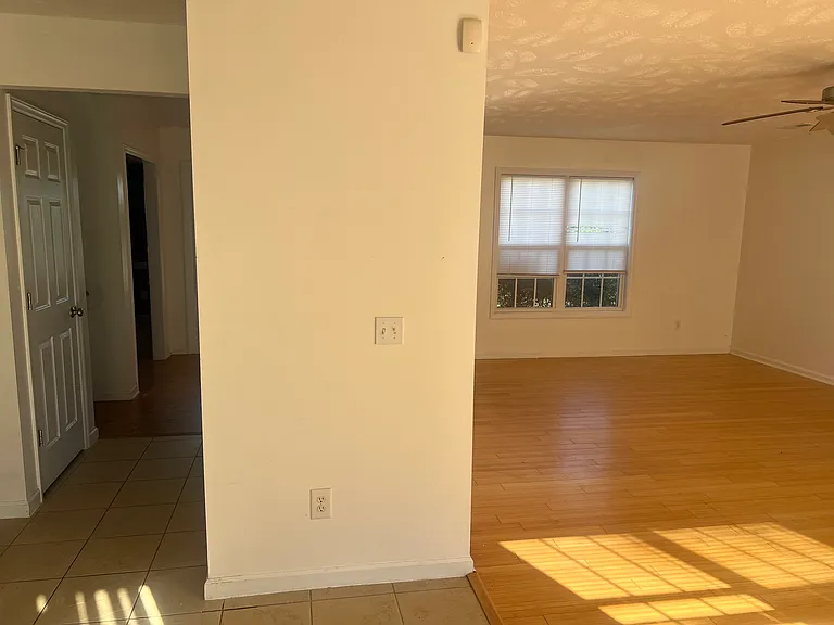 24 Sapphire Dr — Photo 5